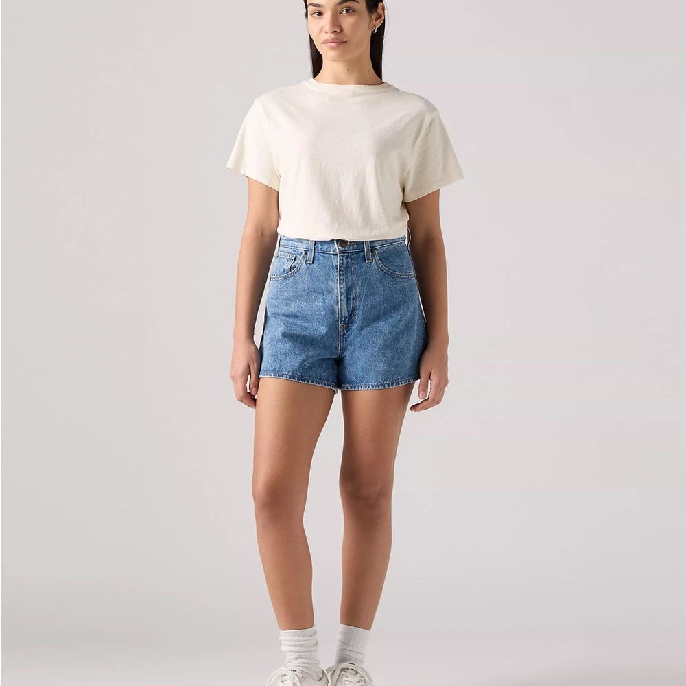 Levi’s high waited mom jeans